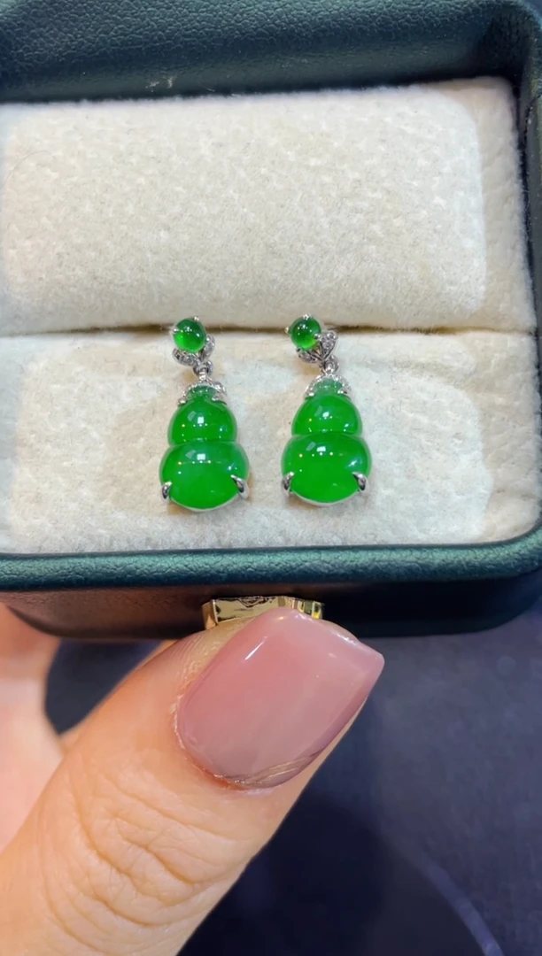 颈饰18K金镶嵌翡翠团购35