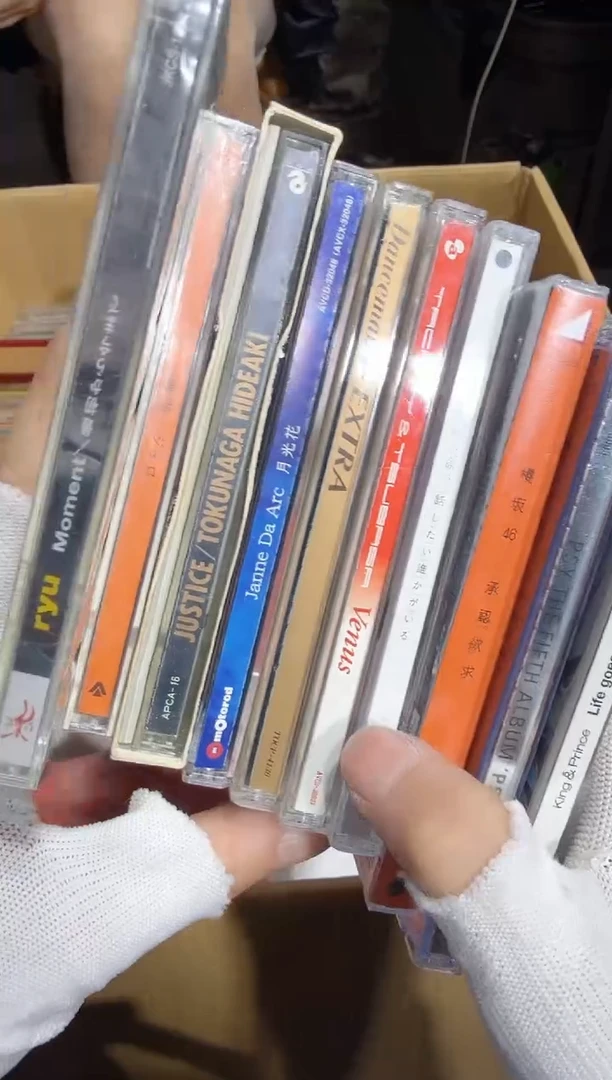 8新快**好   893中古商品，瑕疵品，不保好坏。