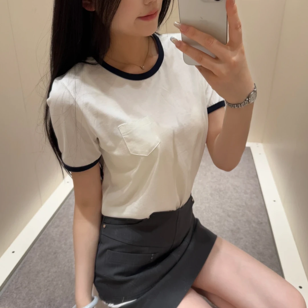 《猪猪出品》黑白拼色刺绣宽松型圆领纯色T恤修身小众针织百搭