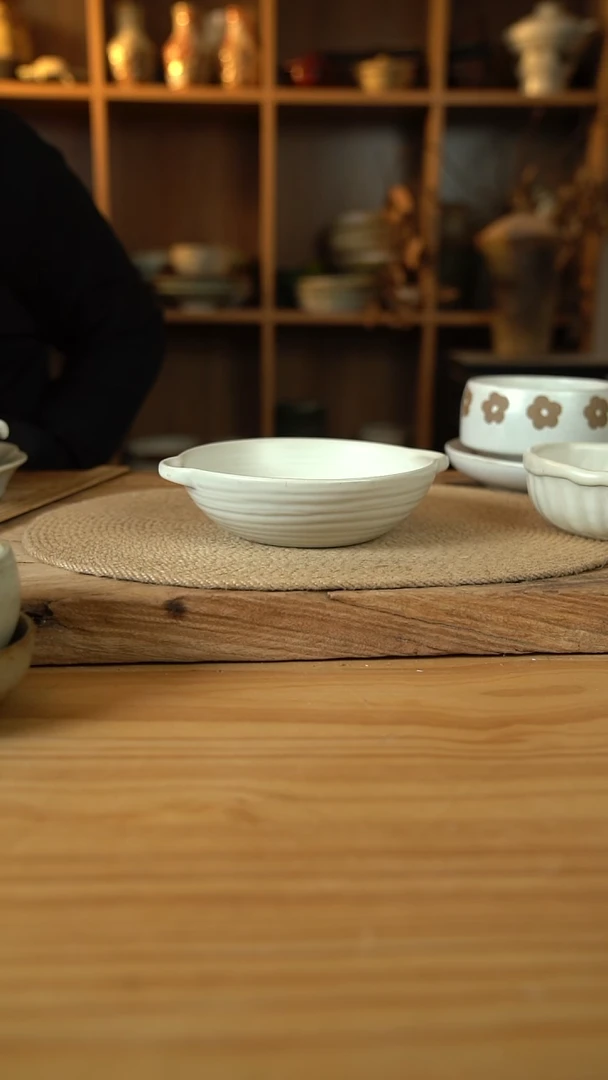 白色系列的7英寸双耳螺纹盘1个