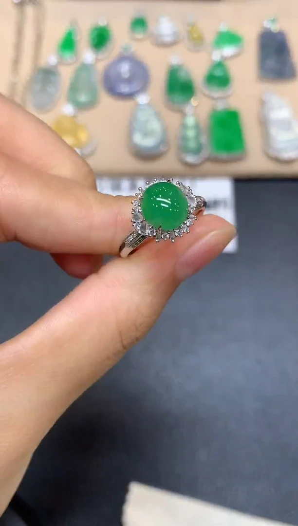 18K金镶嵌戒指翡翠蛋面【无服务费