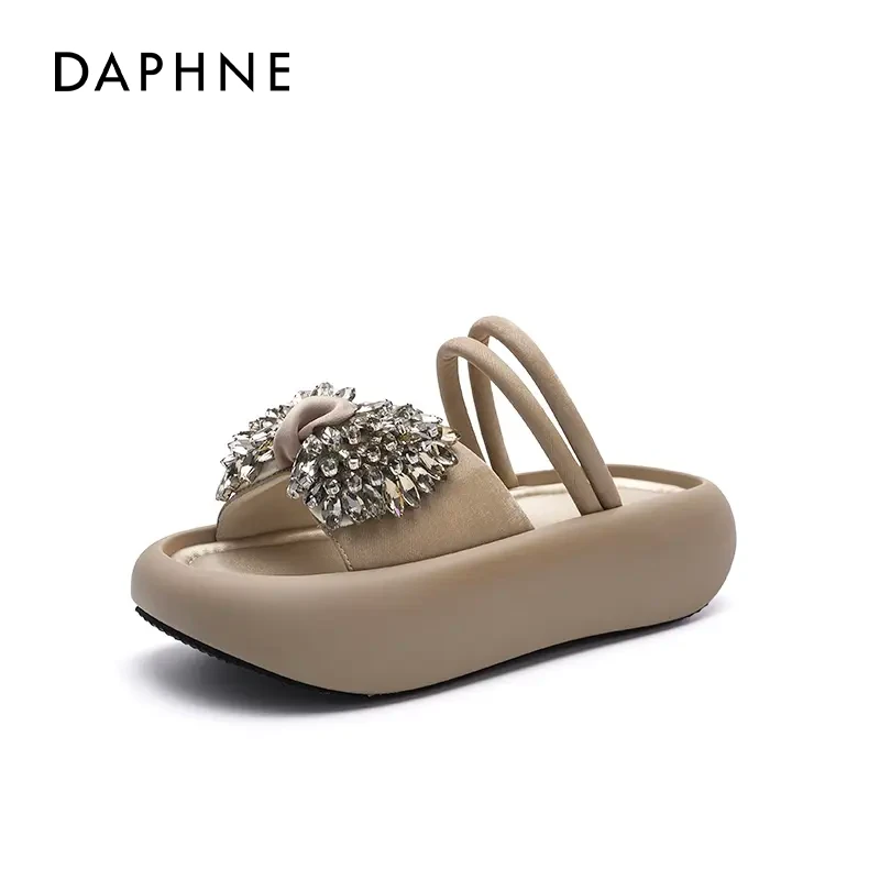 【璀璨星河】达芙妮夏季厚底水晶透气高跟时尚一字拖蝴蝶结松糕凉鞋