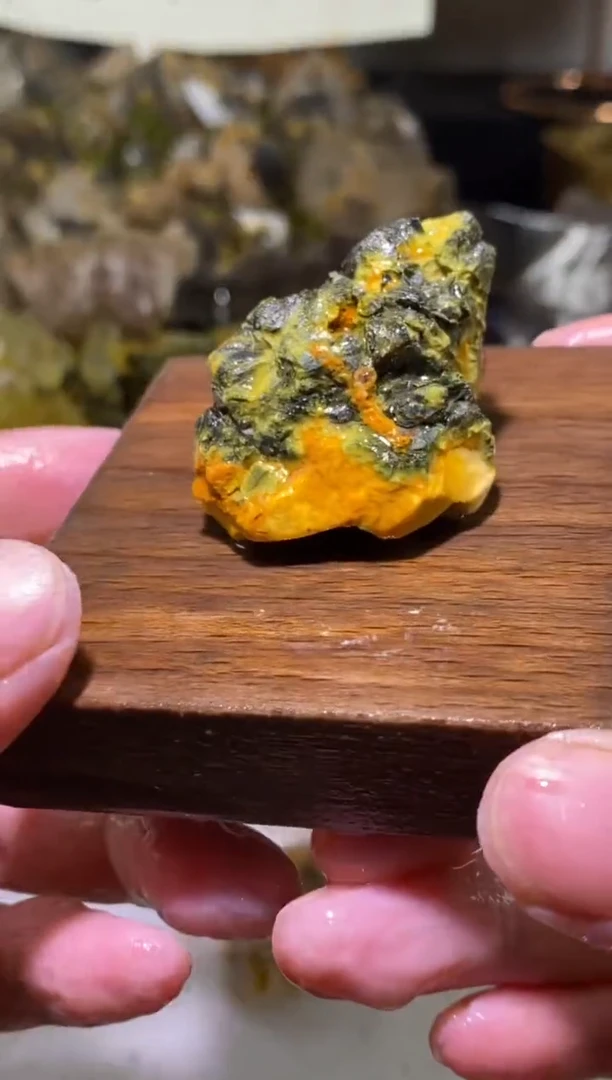 未镶嵌珠宝半成品水晶76号36g碧溪蟾蜍