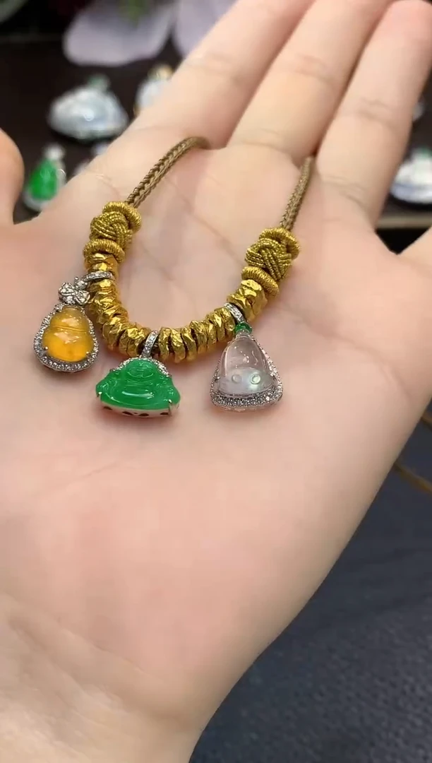 吊坠(不含链)18K金镶嵌翡翠A45 （不含盘缠项链）