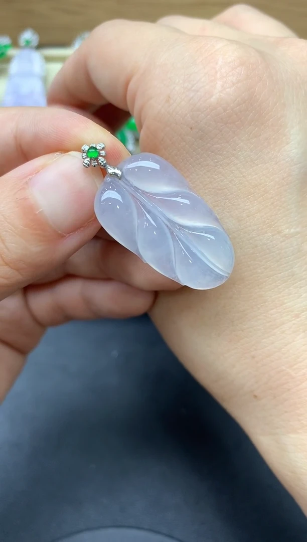 翡翠18K金镶嵌颈饰136-中国好珍宝