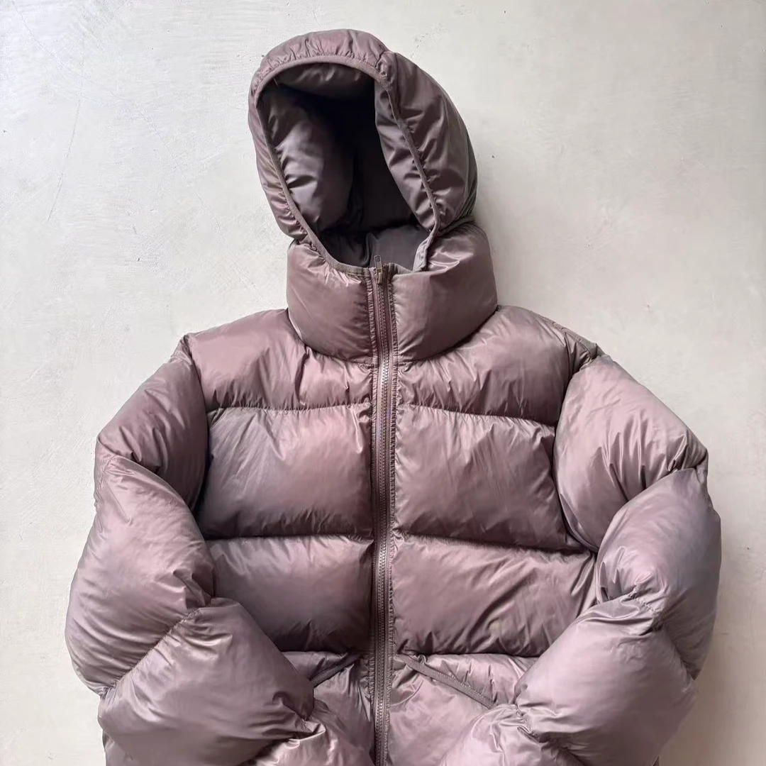 枣红色高领连帽保暖棉服