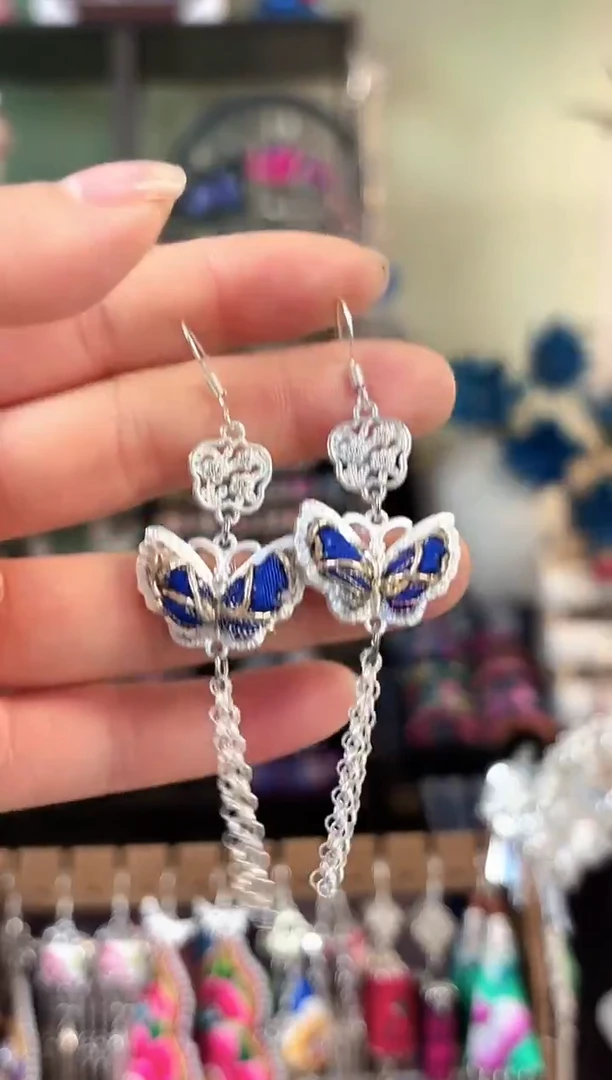 彩云南阁非遗老绣苗银饰品120