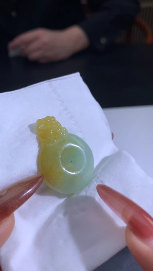 未镶嵌定制翡翠吉**雯翡翠