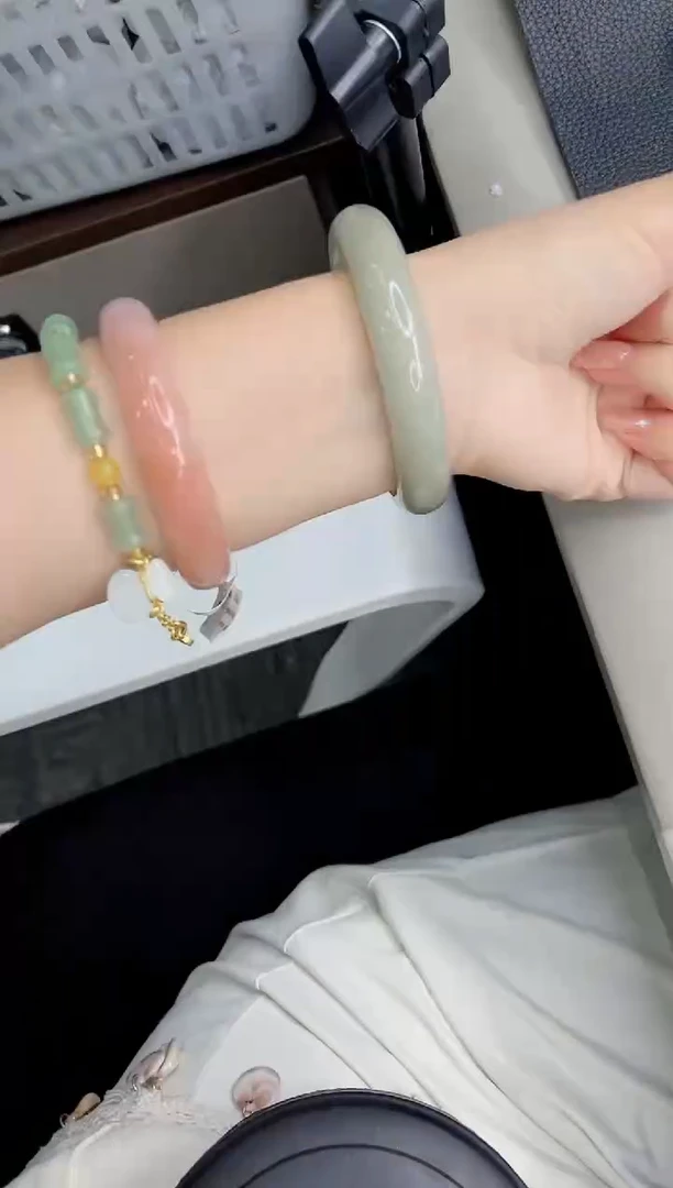 未镶嵌手镯石英质玉228-62