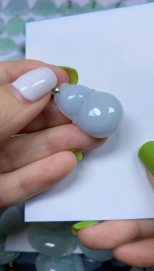 翡翠未镶嵌颈饰挂件