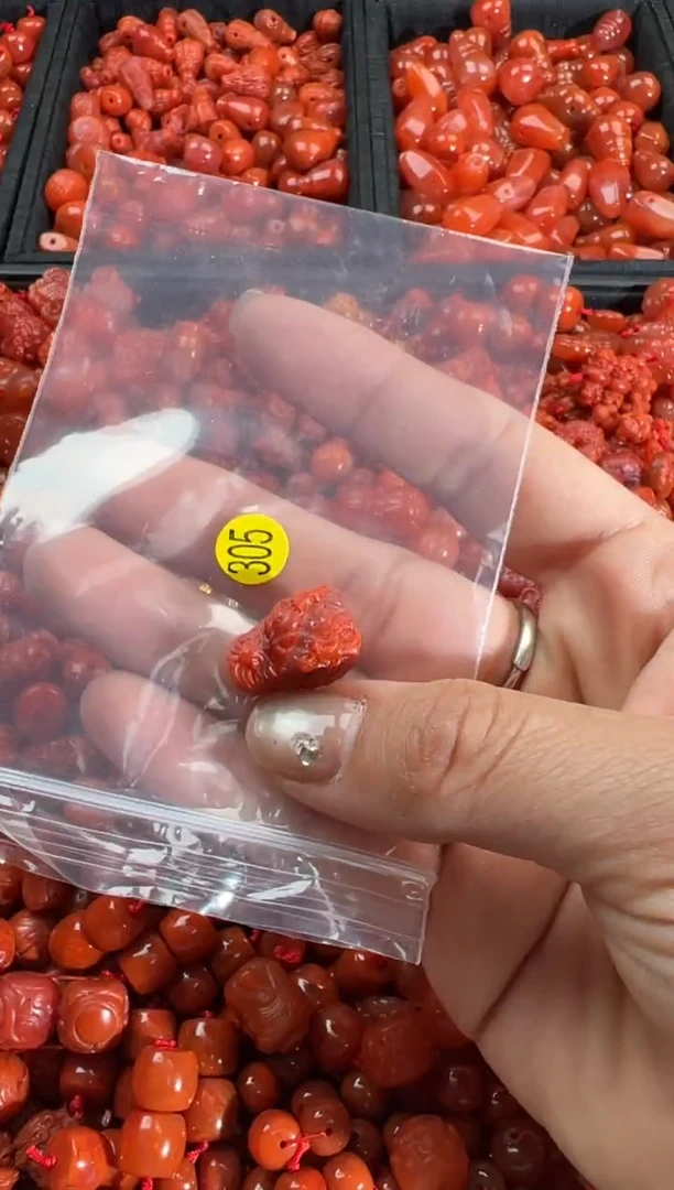 【闪购商品】南红玛瑙颈饰未镶嵌1