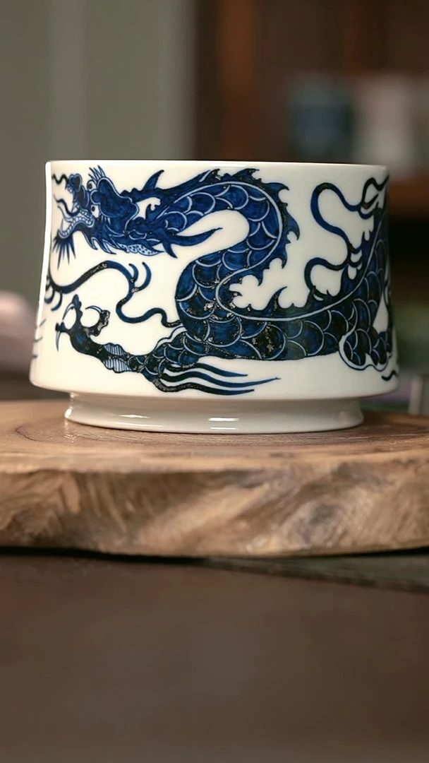 手绘手绘高温现代瓷  气  铠甲龙马蹄水洗800C