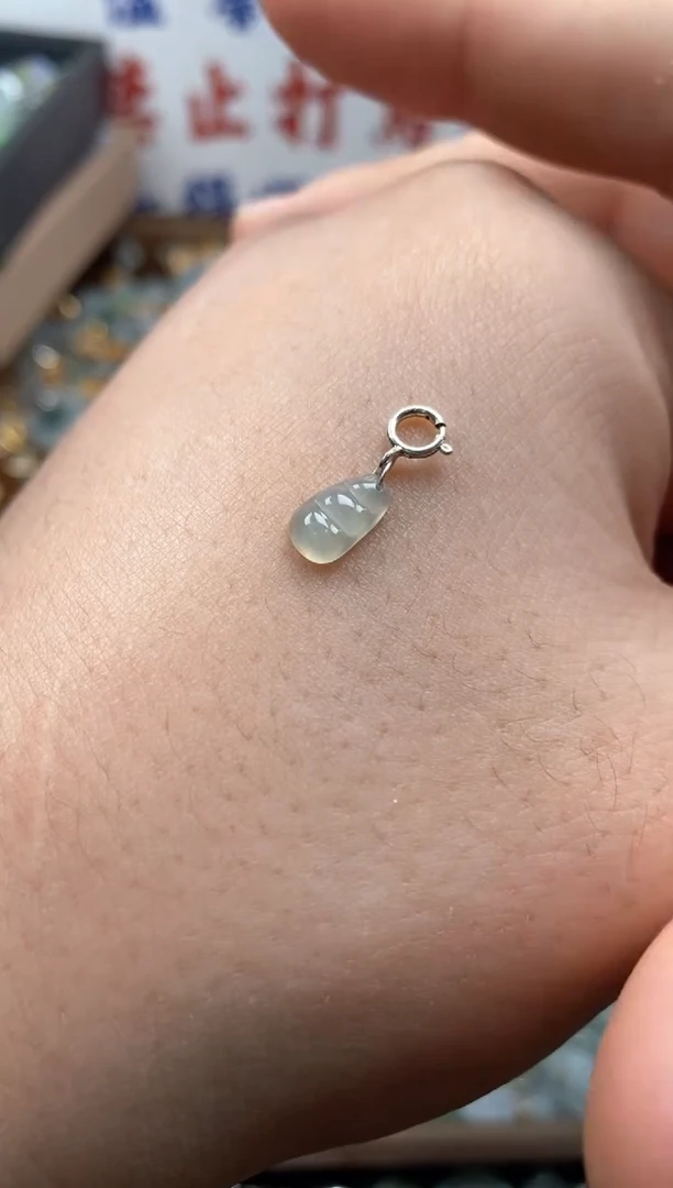 【闪购商品】翡翠颈饰未镶嵌哥哥