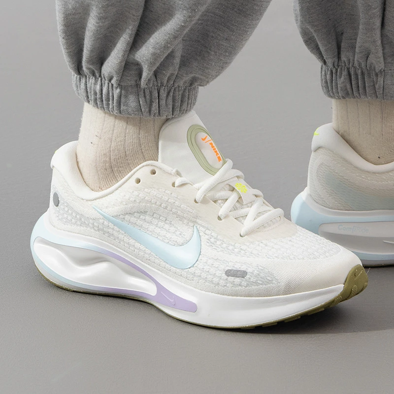 耐克女鞋2025新款JOURNEY RUN CN低帮轻便透气运动鞋跑步鞋HV1798