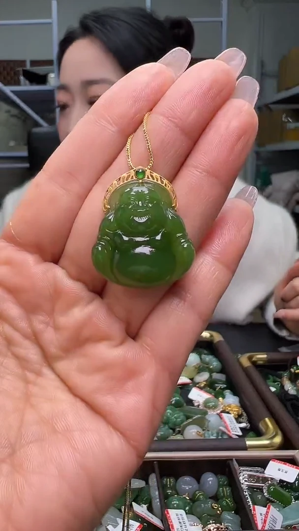 颈饰18K金镶嵌和田玉（多样性发货.发其一)11.14.42