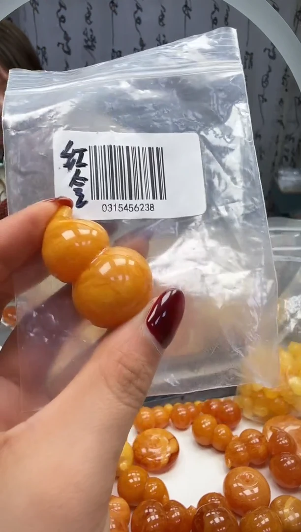 裸石琥珀未镶嵌如图