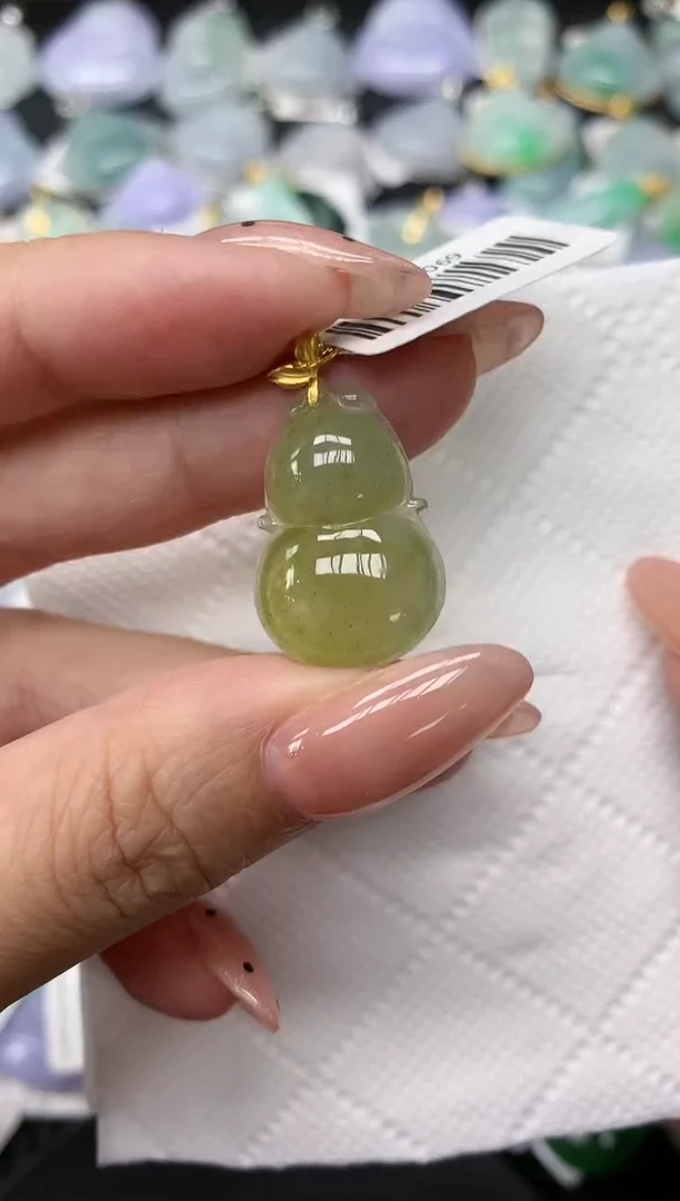 颈饰18K金镶嵌翡翠1111111111