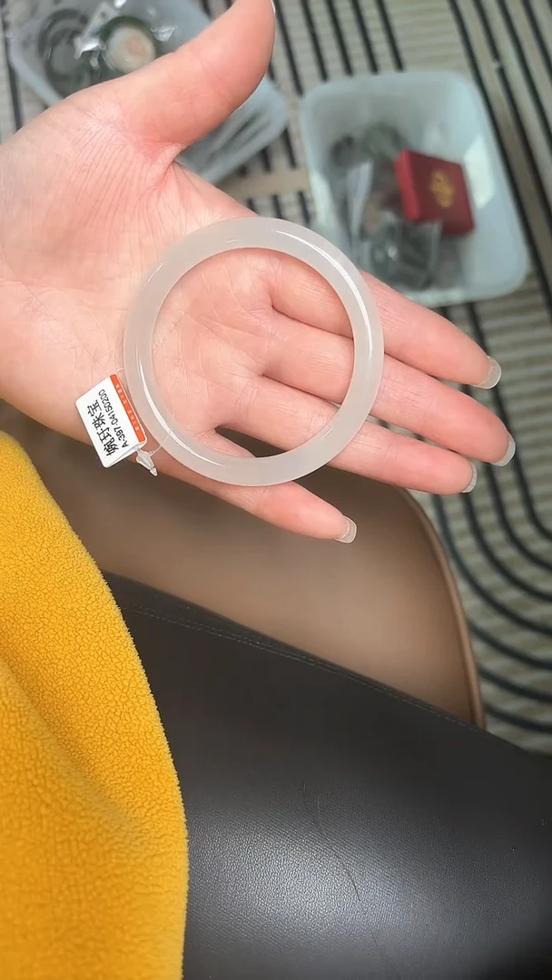 【闪购商品】和田玉手镯未镶嵌圈口57 T-5