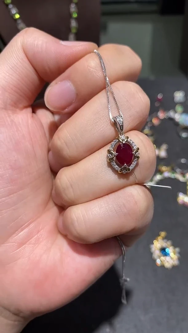 颈饰银S925镶嵌红宝石吊坠