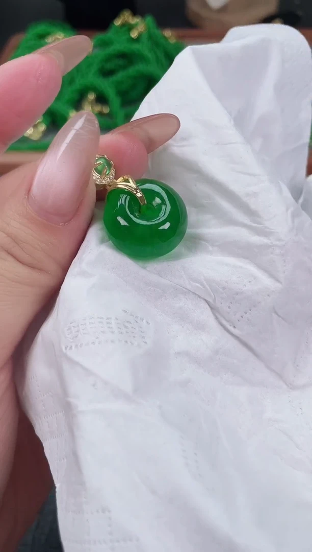 未镶嵌翡翠耳饰高货面包扣吊坠