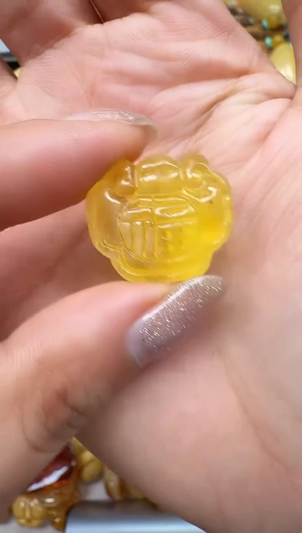 裸石琥珀未镶嵌如图
