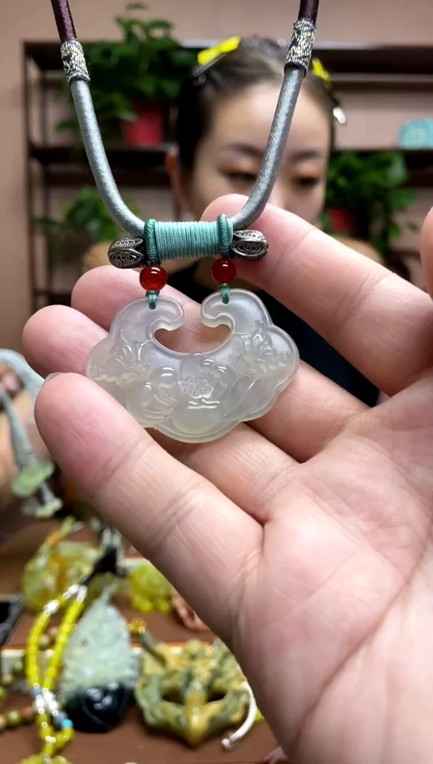 未镶嵌岫玉吊坠·