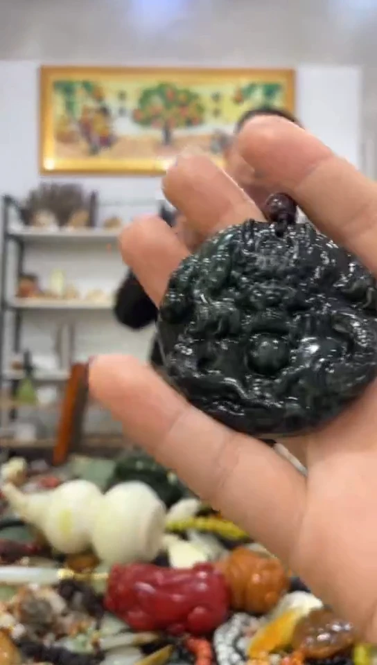 未镶嵌岫玉挂件