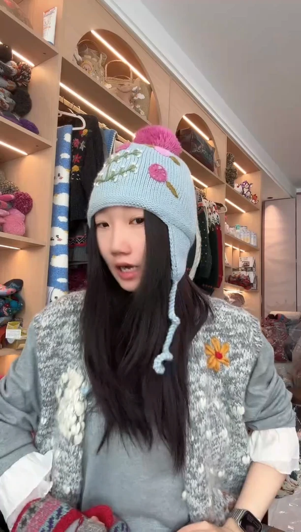 羊毛浅蓝色护耳帽