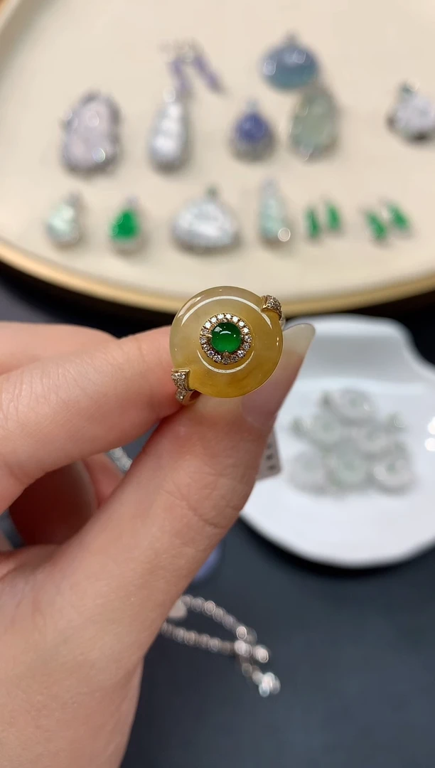 【闪购商品】翡翠戒指18K金镶嵌A433|3980