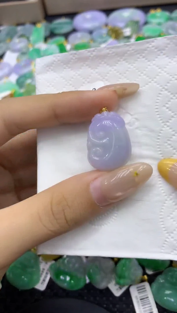 颈饰18K金镶嵌翡翠天然缅甸翡翠A货