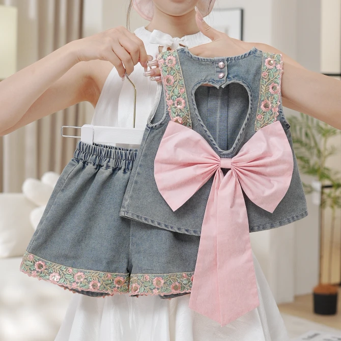 【现货】夏季新款女童牛仔爱心粉色蝴蝶结上衣短裤两件套SA30406