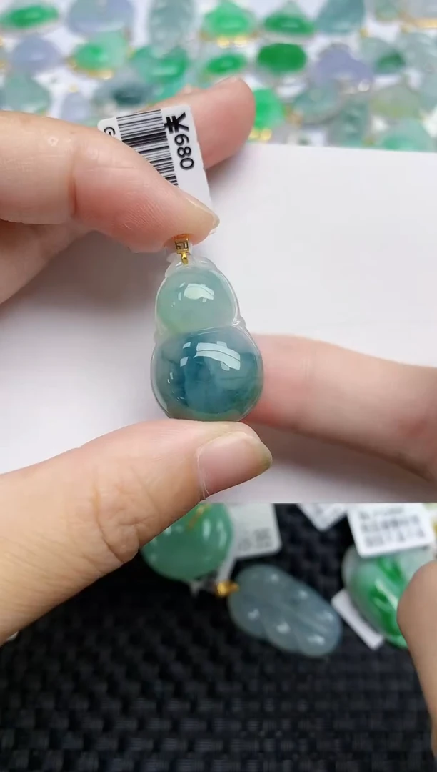 翡翠18K金镶嵌颈饰天然翡翠A货