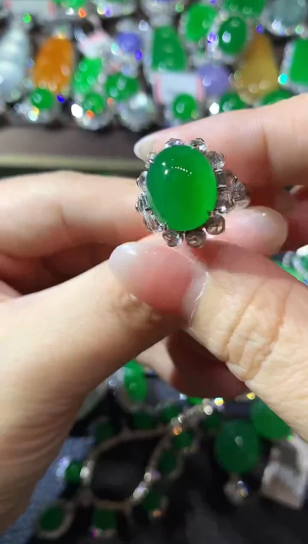 翡翠戒指18K金镶嵌C35 翡翠