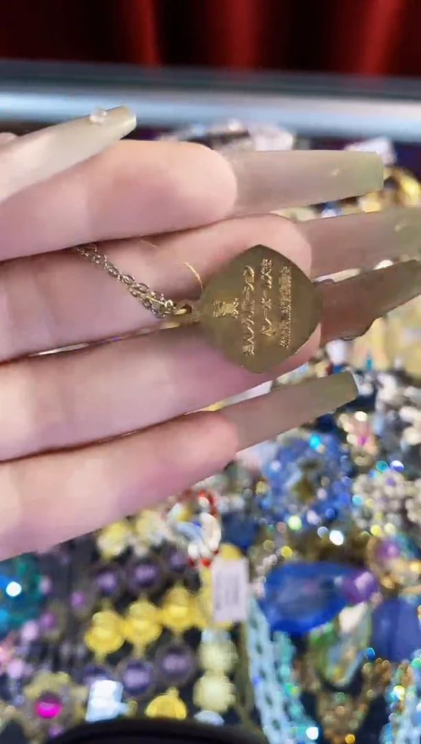 瓷片楚楚中古珠宝甄选不退换