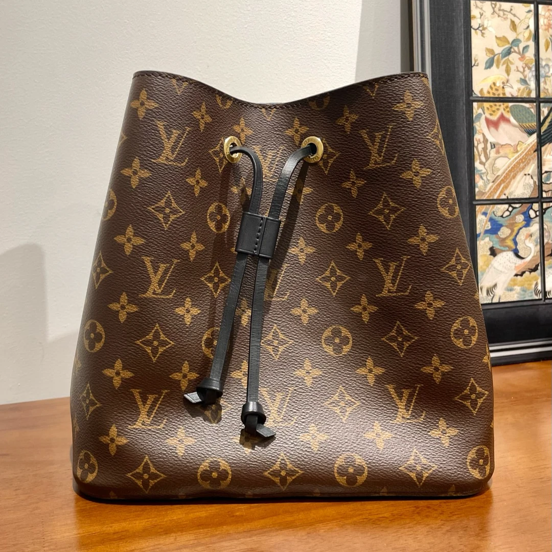 99新 LouisVuitton/路易威登 时尚经典老花黑水桶单肩包