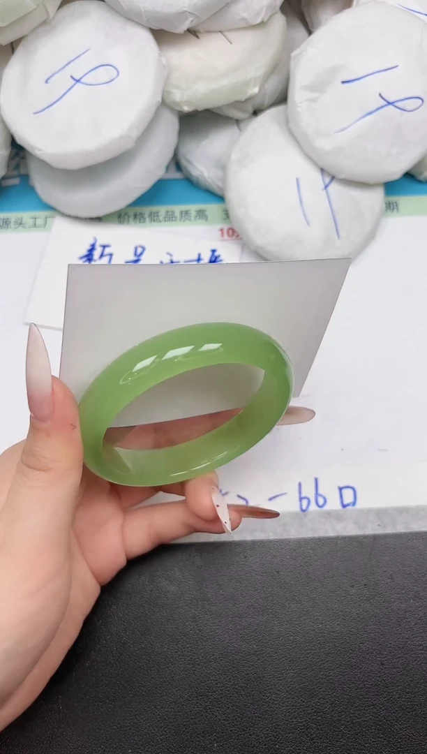 未镶嵌手镯石英质玉A120/58.2