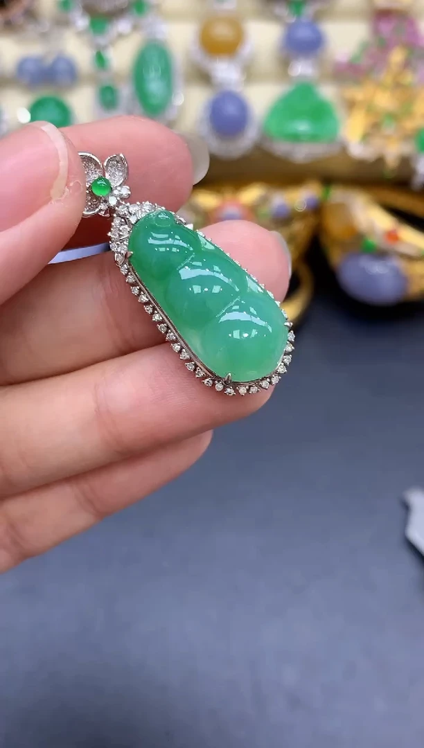 颈饰18K金镶嵌翡翠280-中国好珍宝