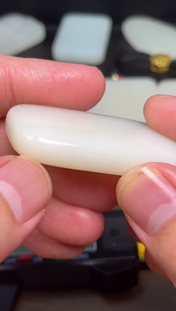 【闪购商品】和田玉颈饰未镶嵌70 带裂