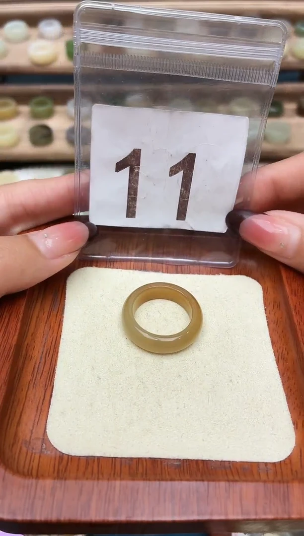 未镶嵌戒圈和田玉18号