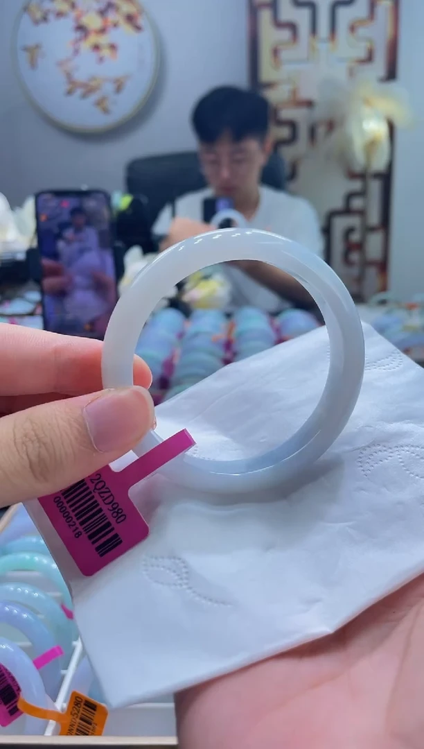 翡翠手镯未镶嵌025-57