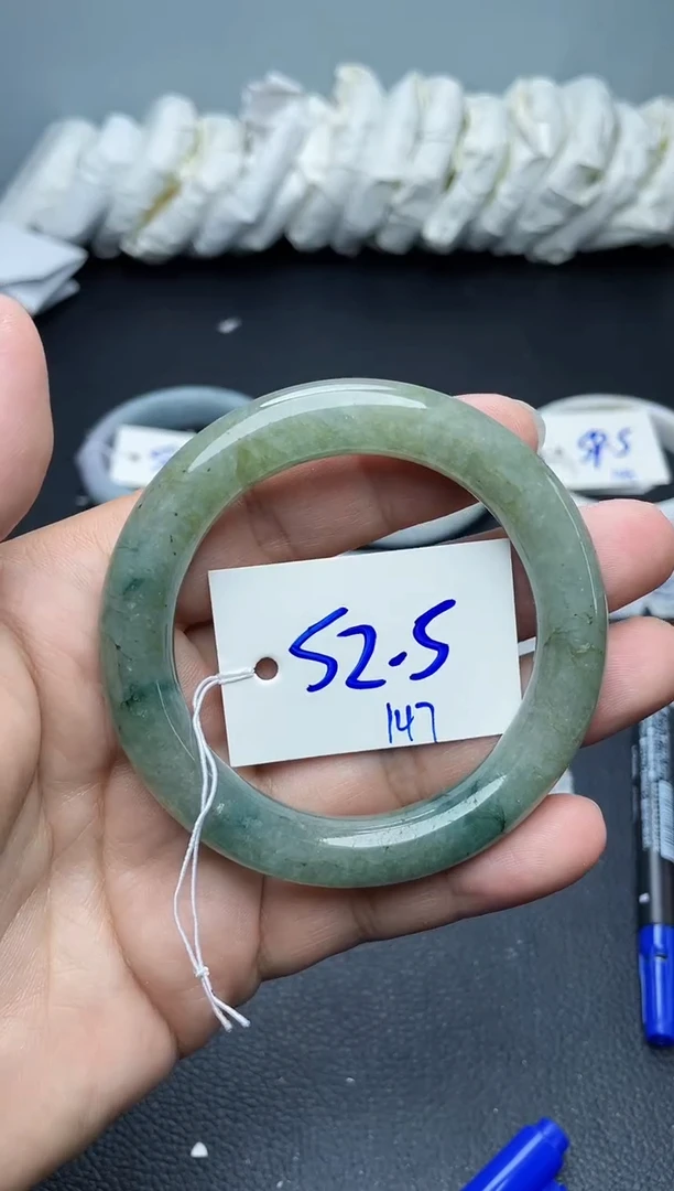 翡翠手镯未镶嵌147