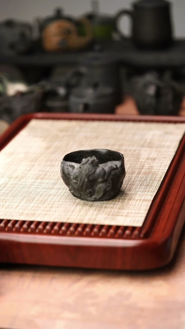 柯荣盛老师作品冰碛岩重工雕刻貔貅杯