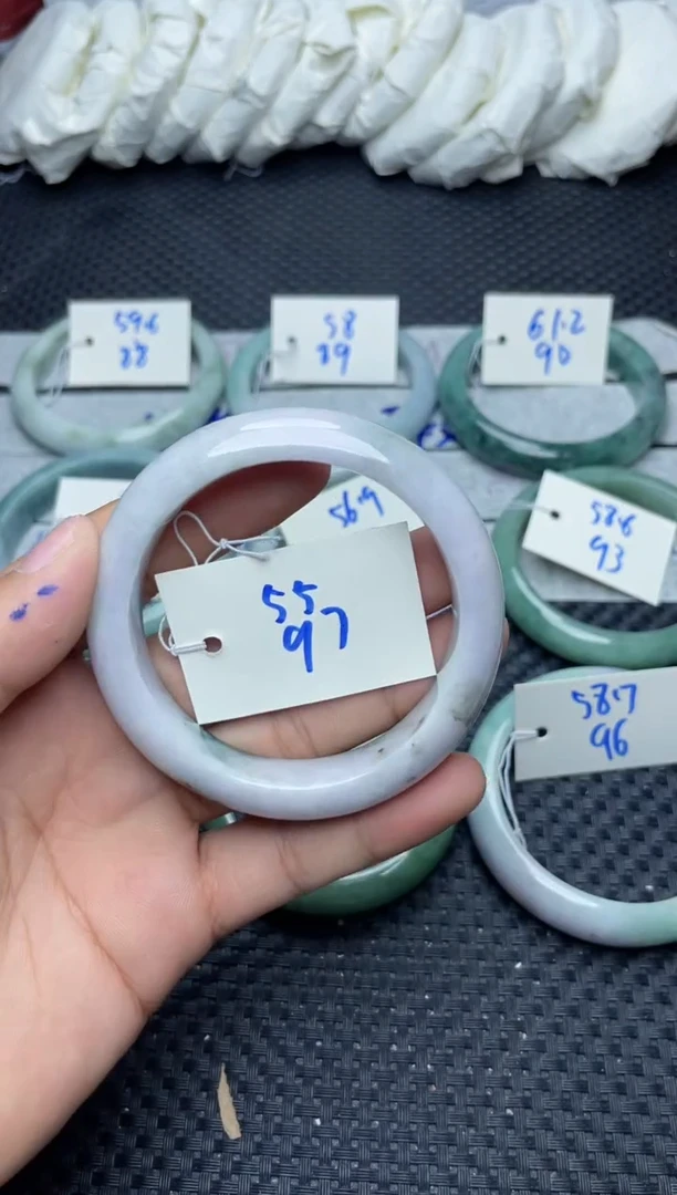 未镶嵌手镯翡翠97