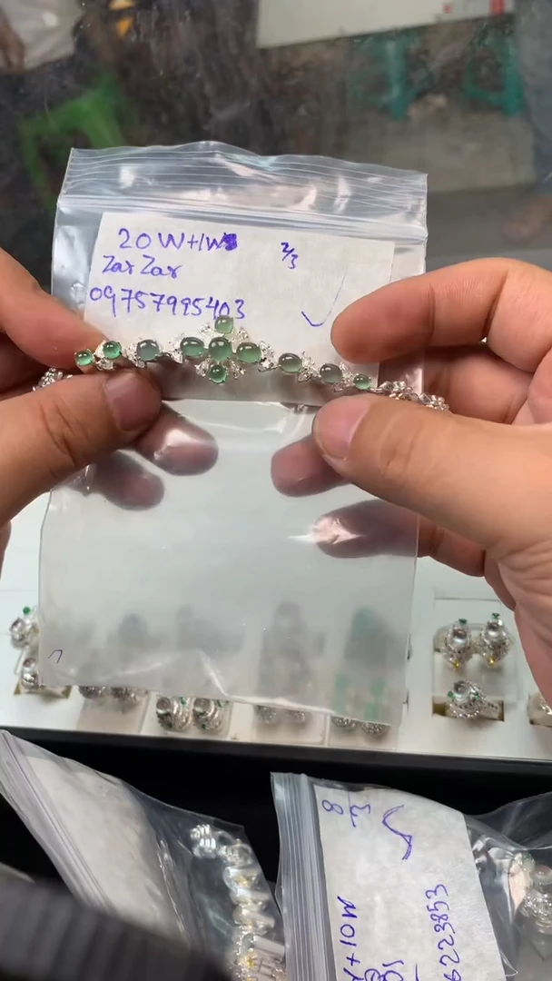 【闪购商品】定制翡翠未镶嵌天然缅甸翡翠a货手链