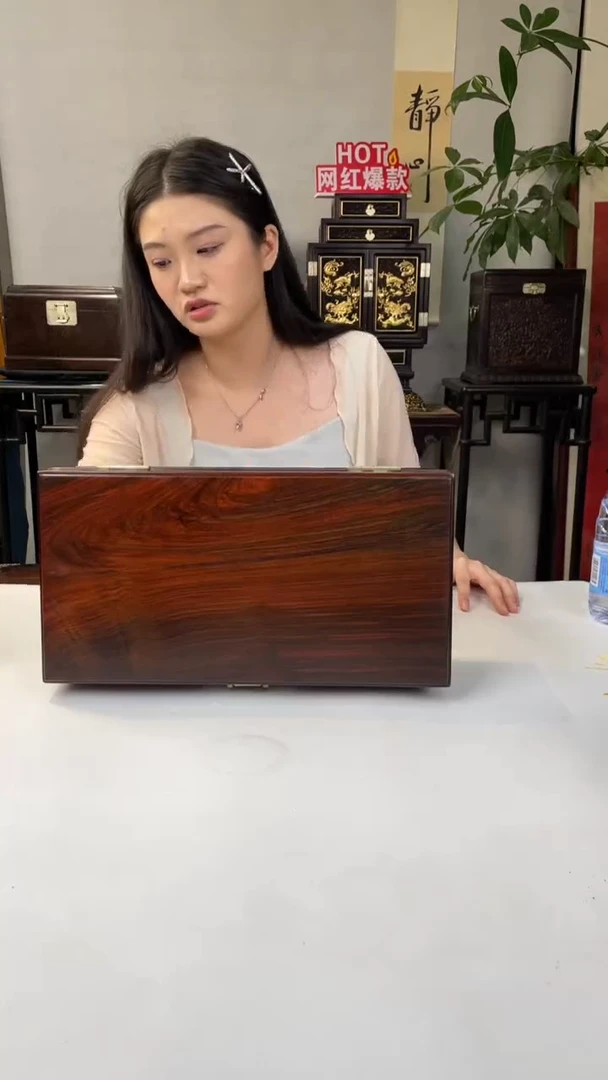 红酸枝木类端景台首饰盒