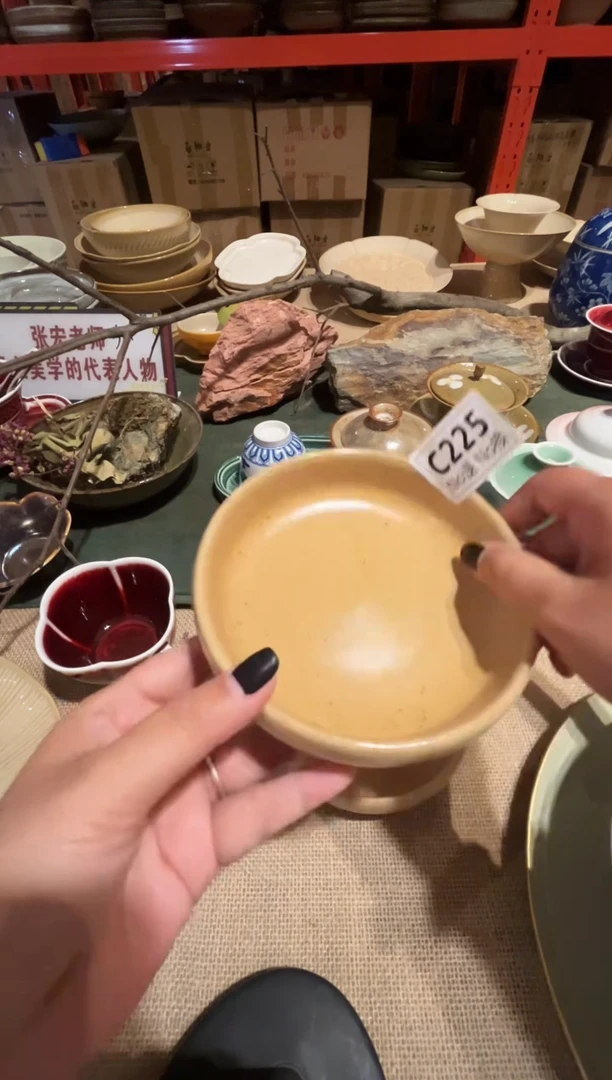 瓷片R**/c225米黄小圆钵福利