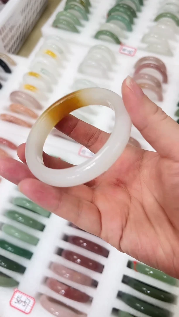 未镶嵌手镯石英质玉22-56