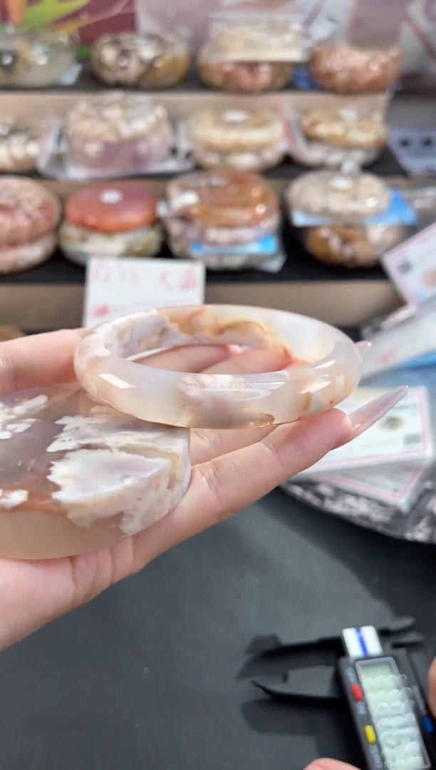 未镶嵌手镯石英质玉61