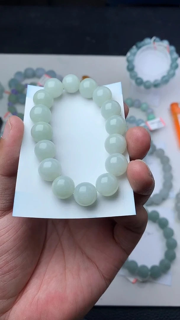 翡翠未镶嵌颈饰珠子12