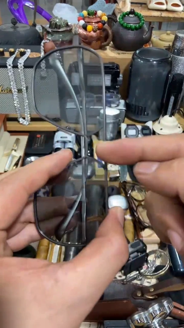 瓷片闪购商品  如图所示